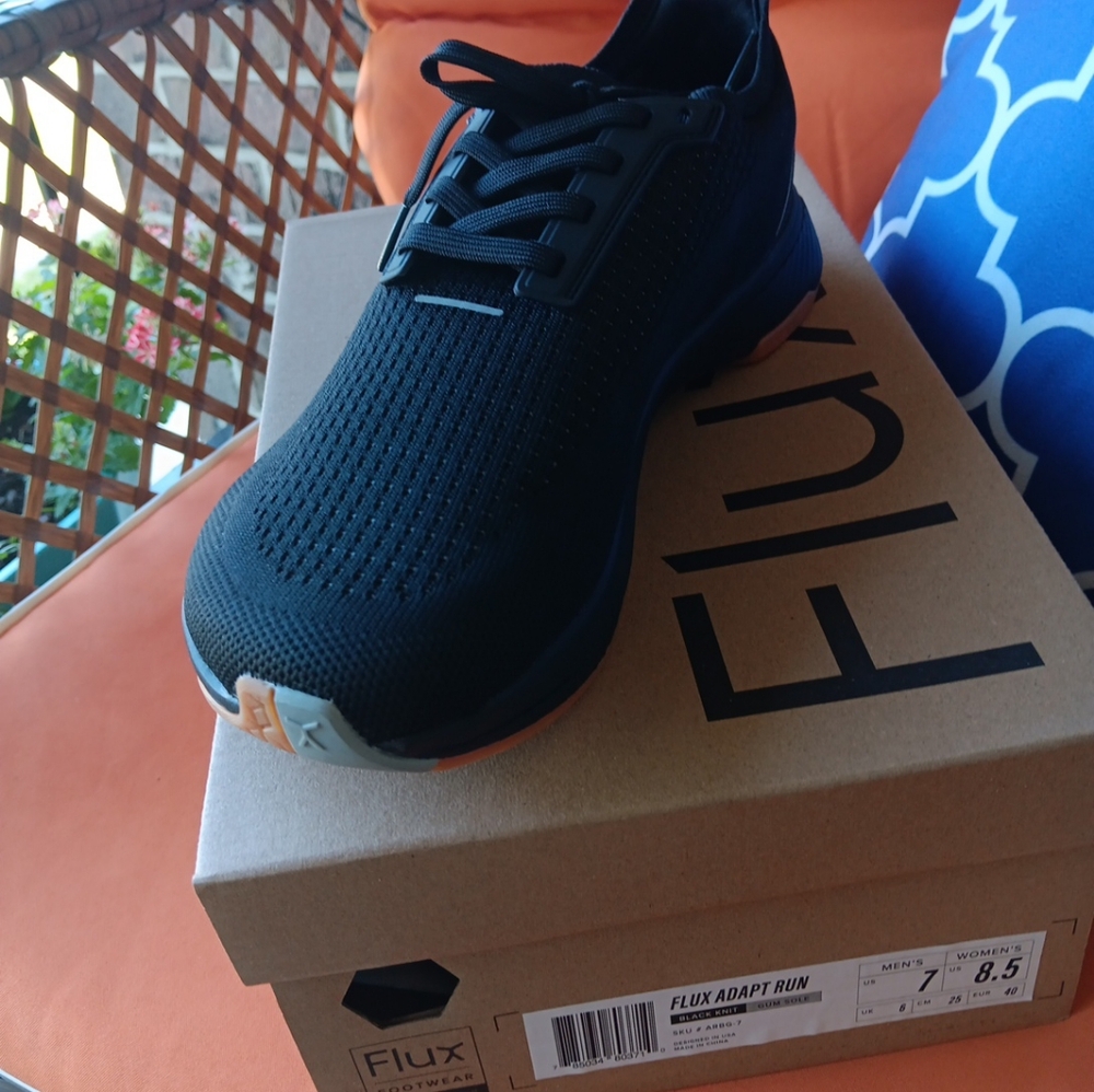Flux Adapt Runner Sneakers Womens size 8.5/Men size 7 BRAND NEW IN BOX